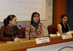 Na presentación do libro, Andrea Manuela García,  Aida Pérez e Sandra Rodríguez